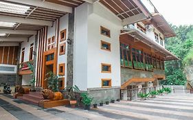 Tirtasari Nice Guest House